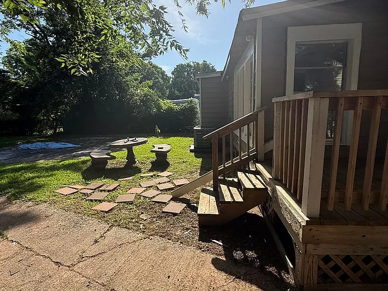 2337 Broadway Dr — Photo 16