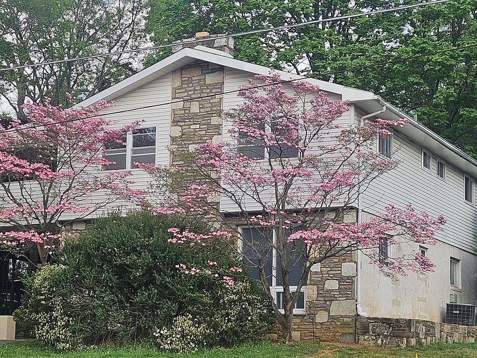 1st image of 609 Foster Rd