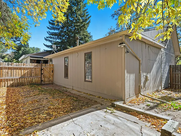 415 Lewis St — Photo 27