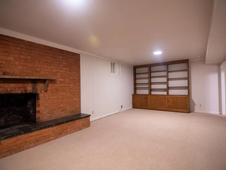 1313 Grove Rd — Photo 30