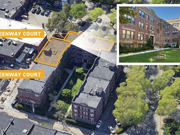 10-12 Greenway Ct, Brookline, MA 02446