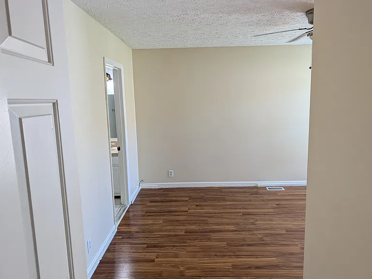 102 Post Oak Rd — Photo 25