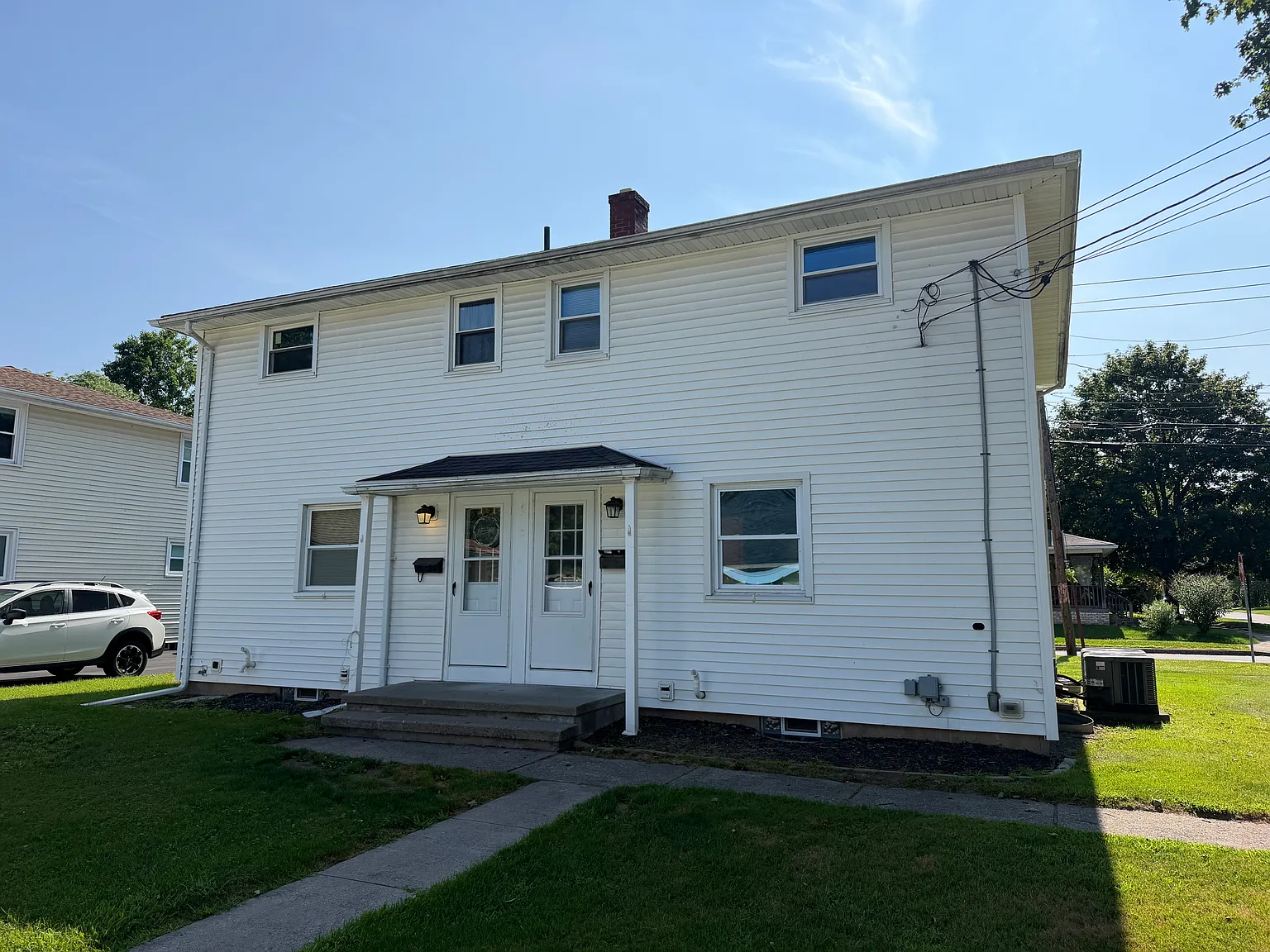 3 bed, 1.5 bath, 1000 sqft, $1,900 — Photo 2