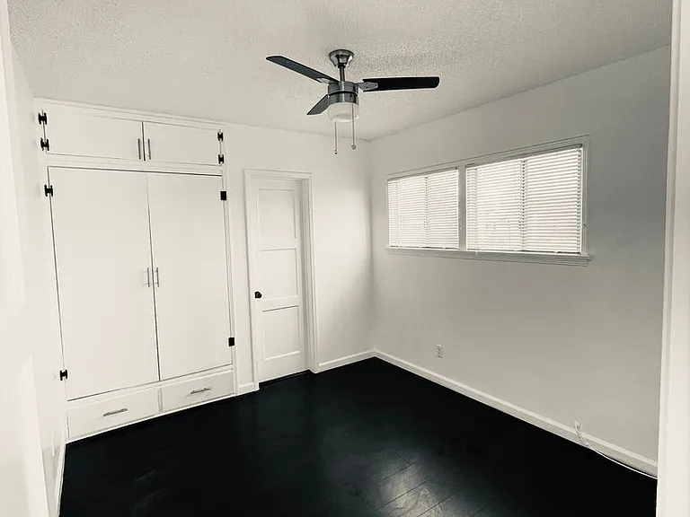 Lomelk Bungalows LLC — Photo 11