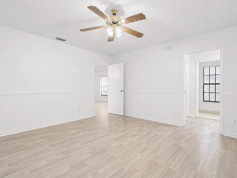 190 Parkwood Dr — Photo 11