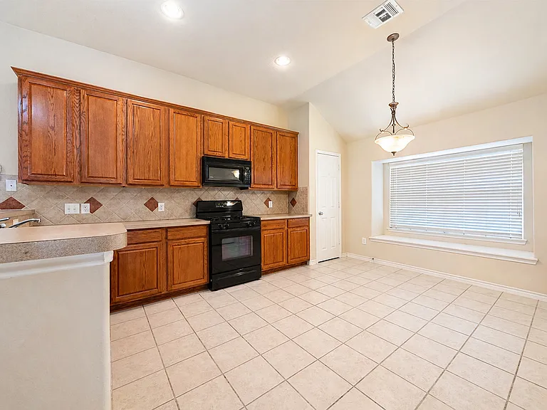 1612 Warm Springs Dr — Photo 10