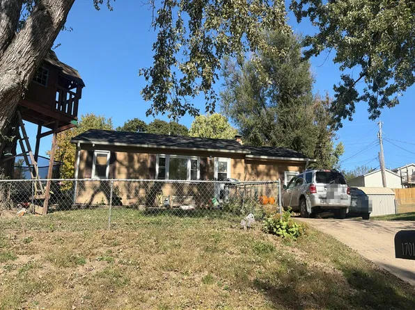 1701 Harmon St, Saint Joseph, MO 64504