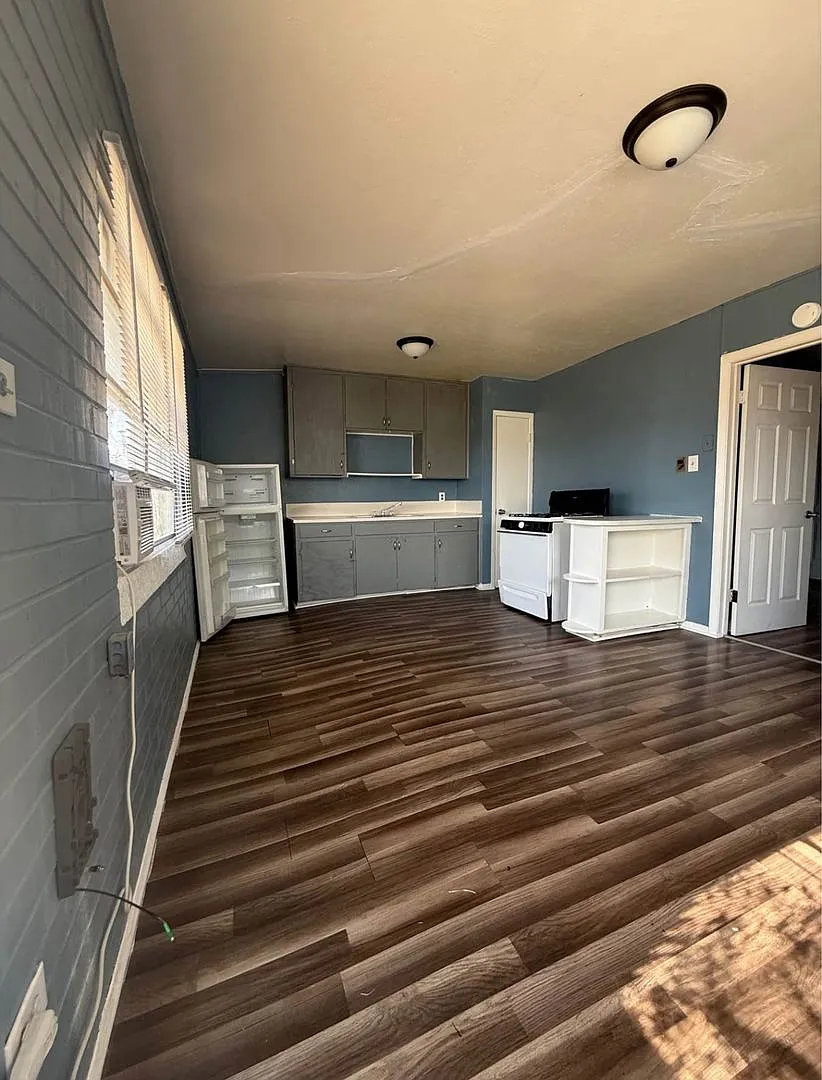 203 W Dove Lane — Photo 4