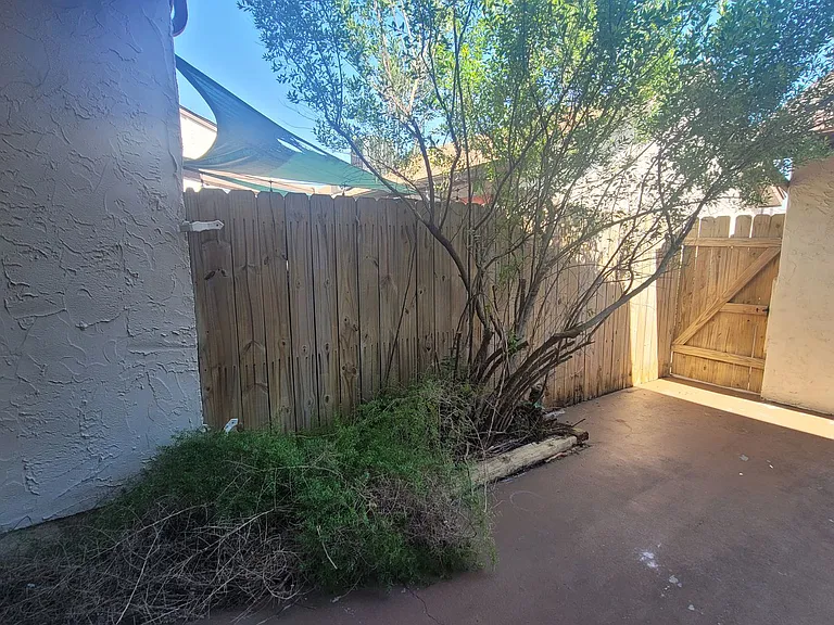 7523 Beaudelaire Cir — Photo 19