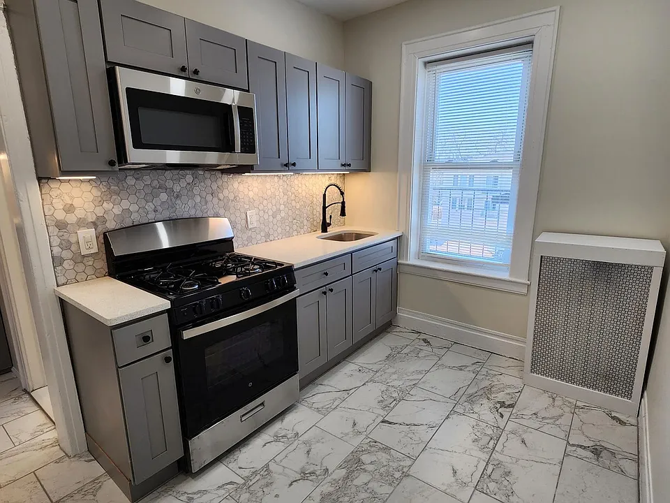 419 Kearny Ave #33
