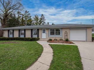 1625 Viola Cir, Port Washington, WI 53074