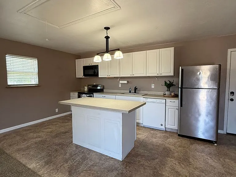 8033 Lax Dr — Photo 15