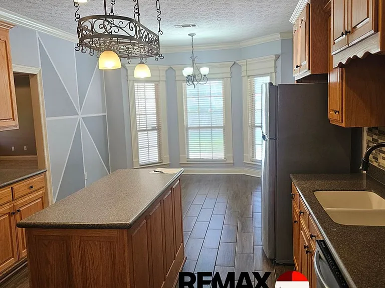 33 Talladega Loop — Photo 7