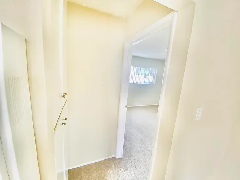 19 Coleman Pl #34 — Photo 6