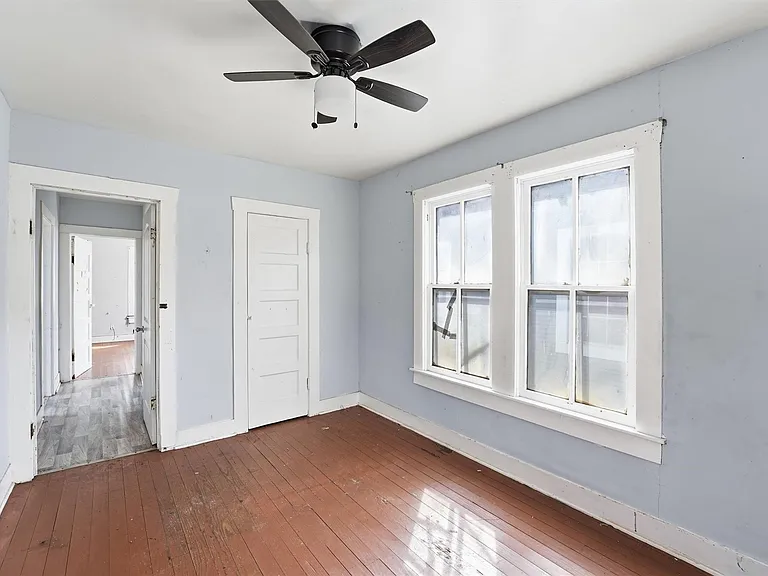 2420 Stevens St — Photo 13