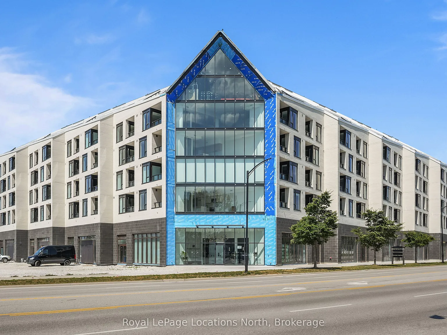 2 bed, $2,600 — Photo 1