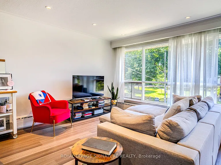 138 Woburn Ave #2 — Photo 3
