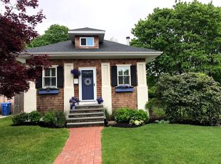 61 Fenner Ave, Middletown, RI 02842