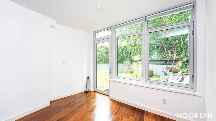 Rented by Nooklyn NYC LLC | media 25