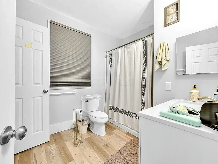5 bed, $3,950 — Photo 4