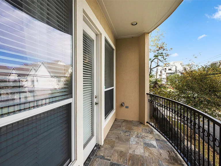1614 Stuart St — Photo 24