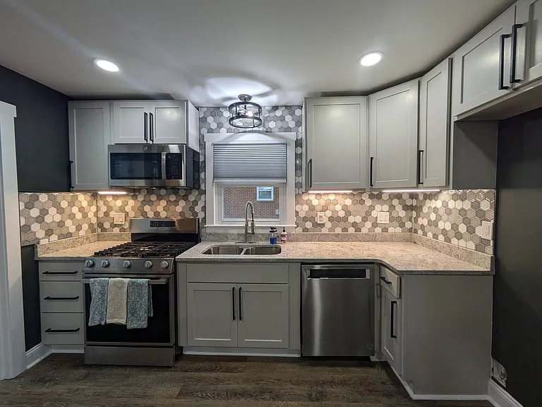Malone Dr NW — Photo 83