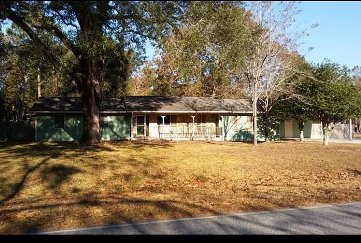 1st image of 2302 Oakwood Dr