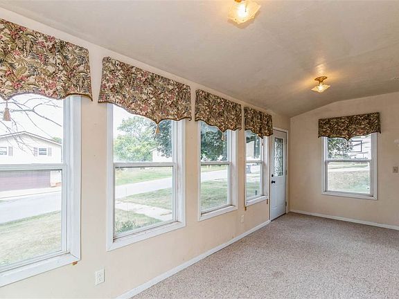 4th image of 106 Lake Shore Dr