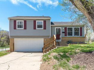 3232 Reynolds Rd, Independence, MO 64055