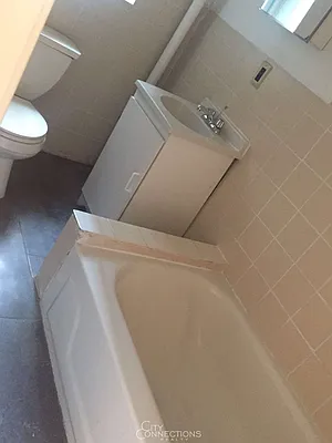 Rented by City Connections Realty | media 3