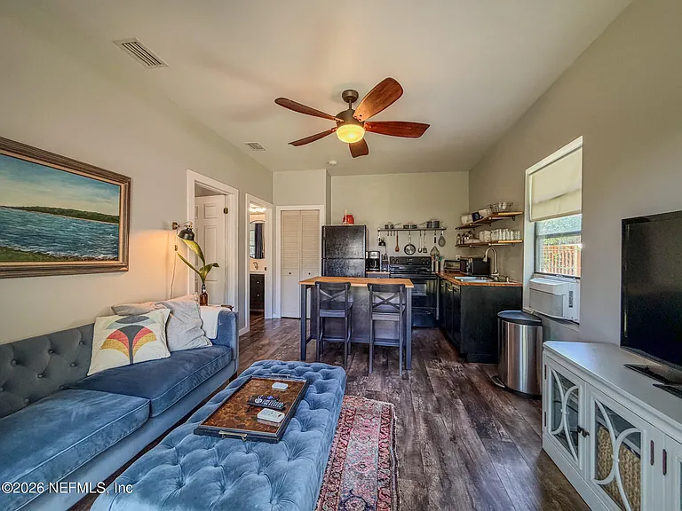 3885 Valencia Rd — Photo 2