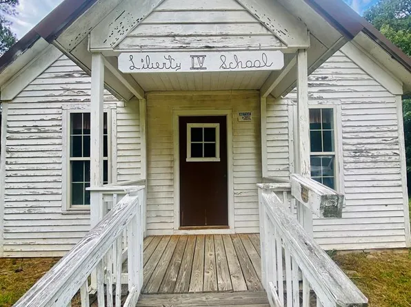 720 Hardy Rd, Henry, TN 38231