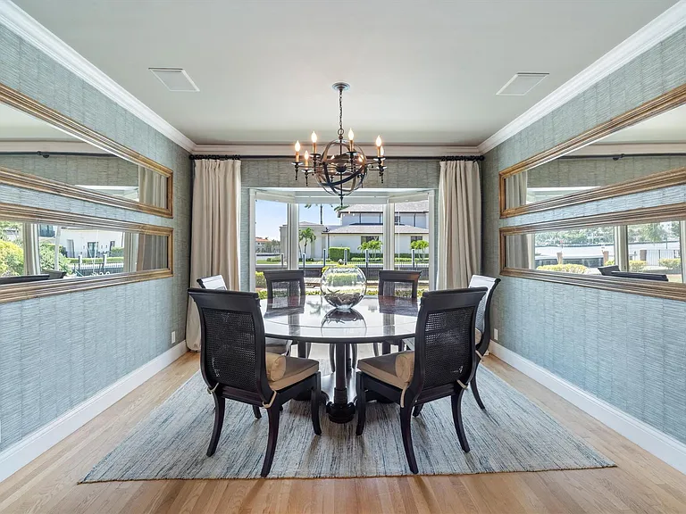 703 Royal Plaza Dr — Photo 8