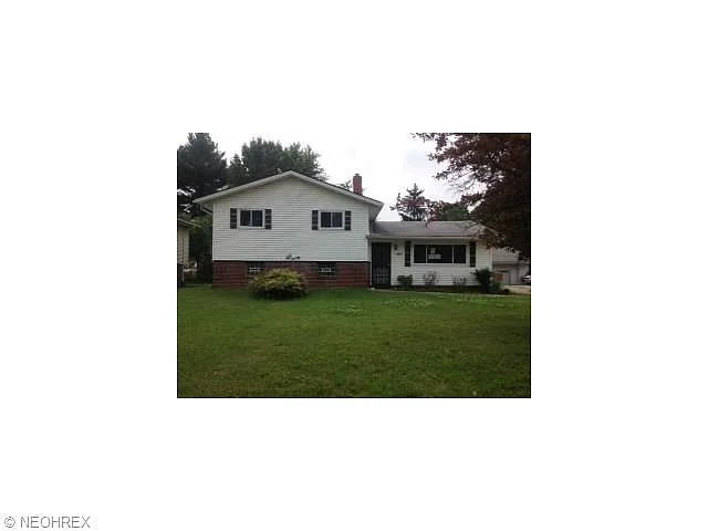 5672 Vickie Ln photo 1