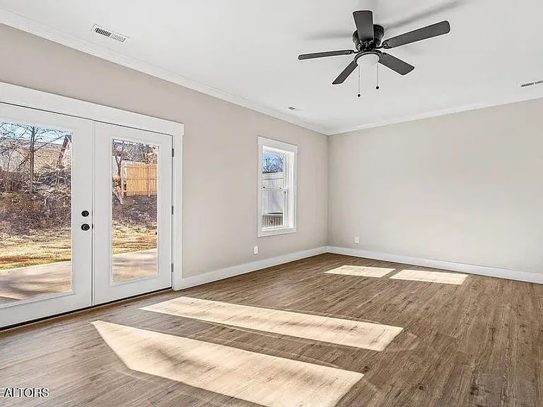 721 Haig St — Photo 9