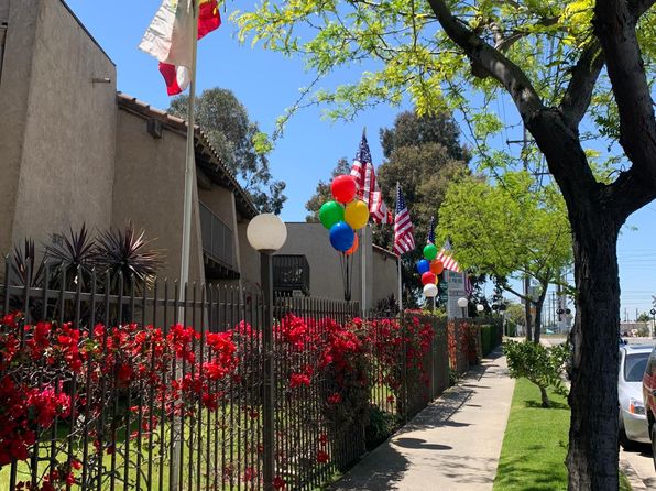 1000 E La Palma Ave