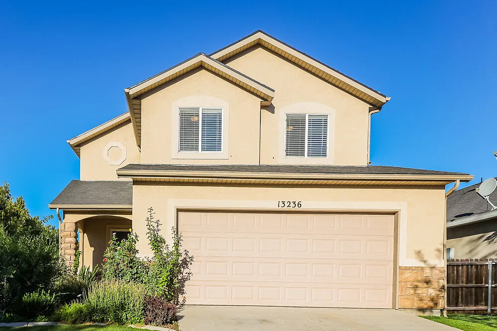 5 bed, 2.5 bath, 2098 sqft, $2,945 — Photo 1
