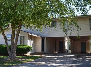 906 Hartwell Dr #254, Savoy, IL 61874