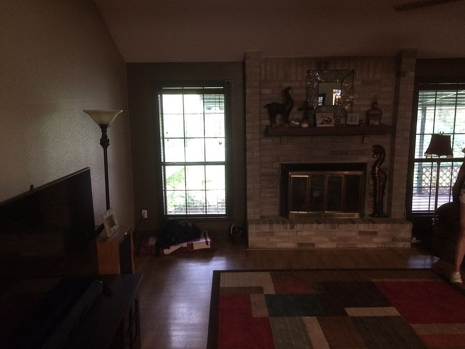 1st image of 113 Lazy Hollow Dr