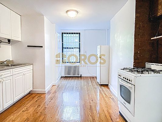 5th image of 337 E 10th St APT 2E