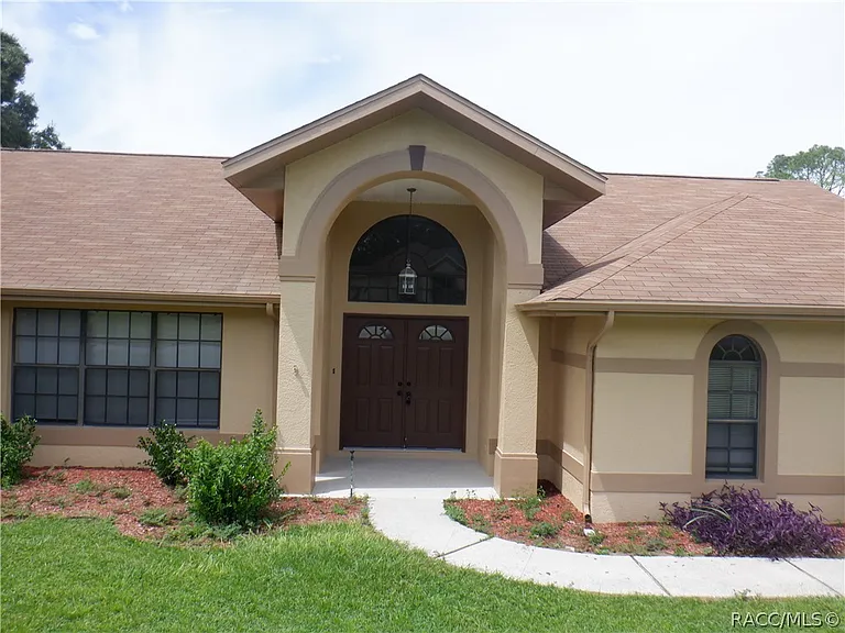 335 E Falconry Ct — Photo 2