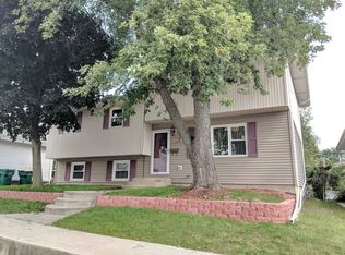 715 Ledochowski St, Lemont, IL 60439