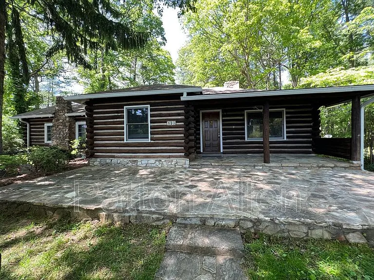 133 Springside Rd — Photo 1