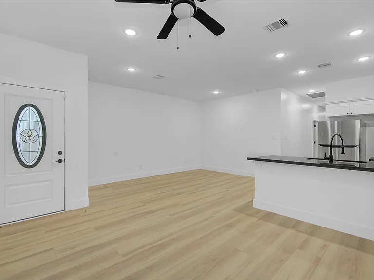 8410 Sunnyhill St — Photo 6