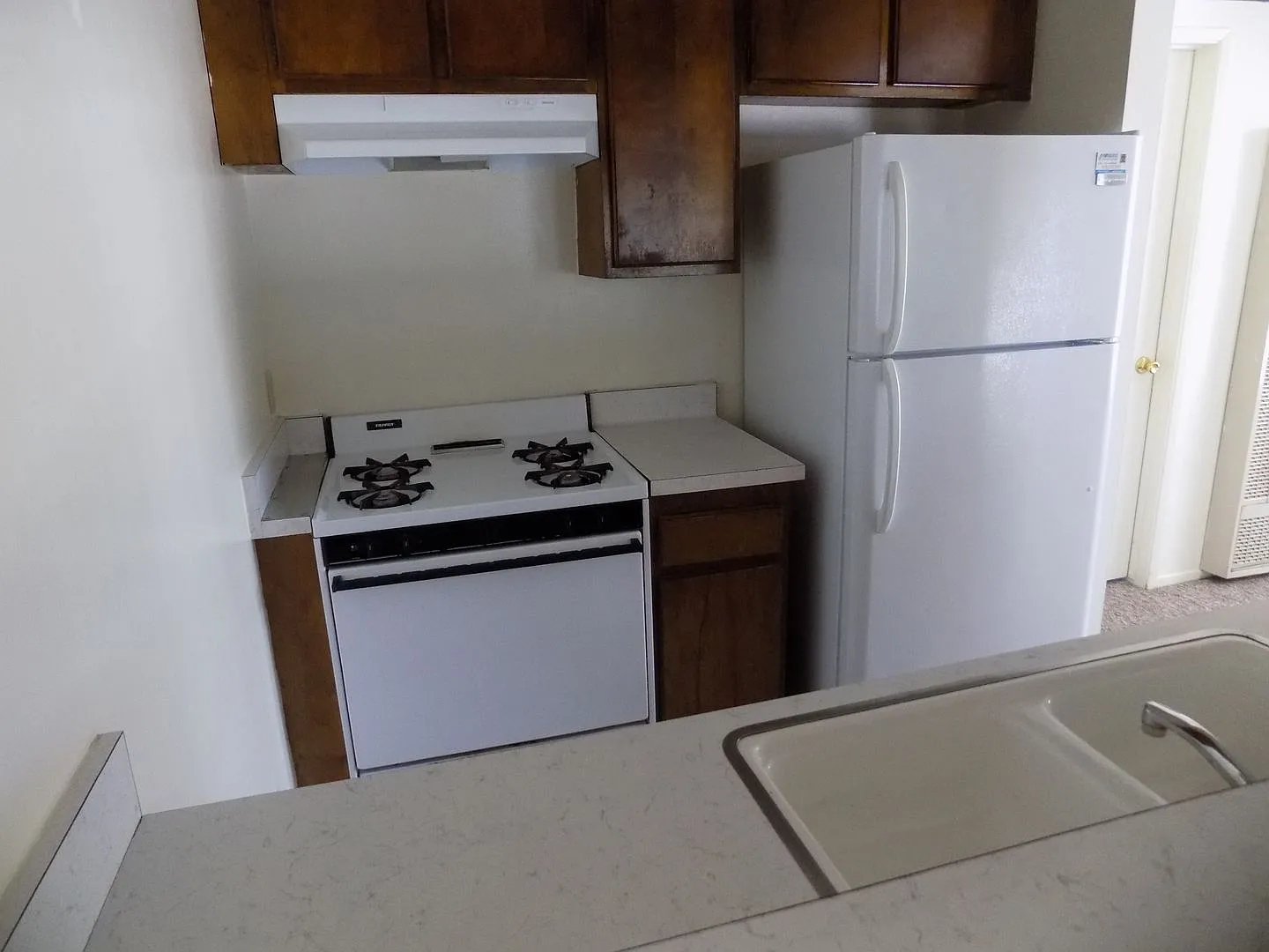 0136 3175 Camellia Court — Photo 4