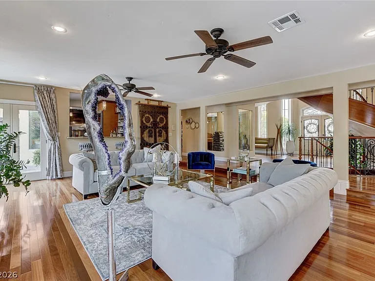 7001 Alamitos Cir — Photo 8