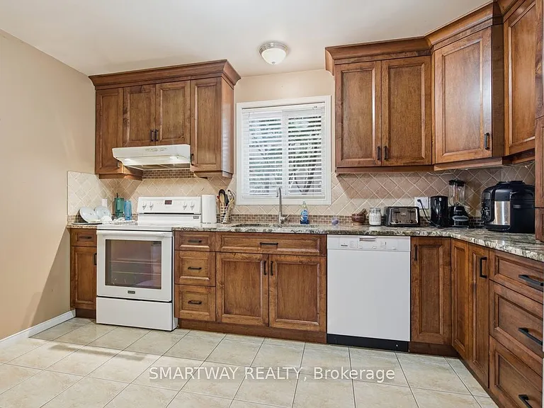 646 Ridgeview Dr — Photo 10
