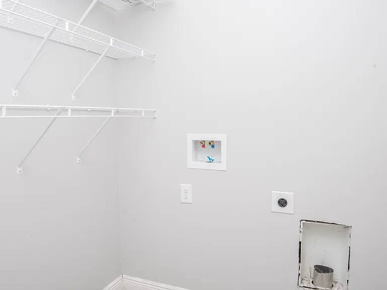 5567 Galaxy Dr — Photo 27