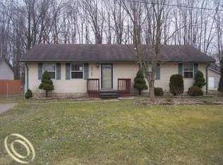 25129 Woodruff Rd, Flat Rock, MI 48134