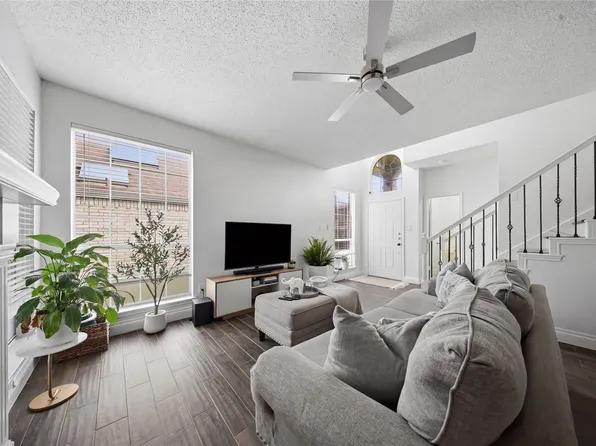 2108 Montclair Ln, Lewisville, TX 75067